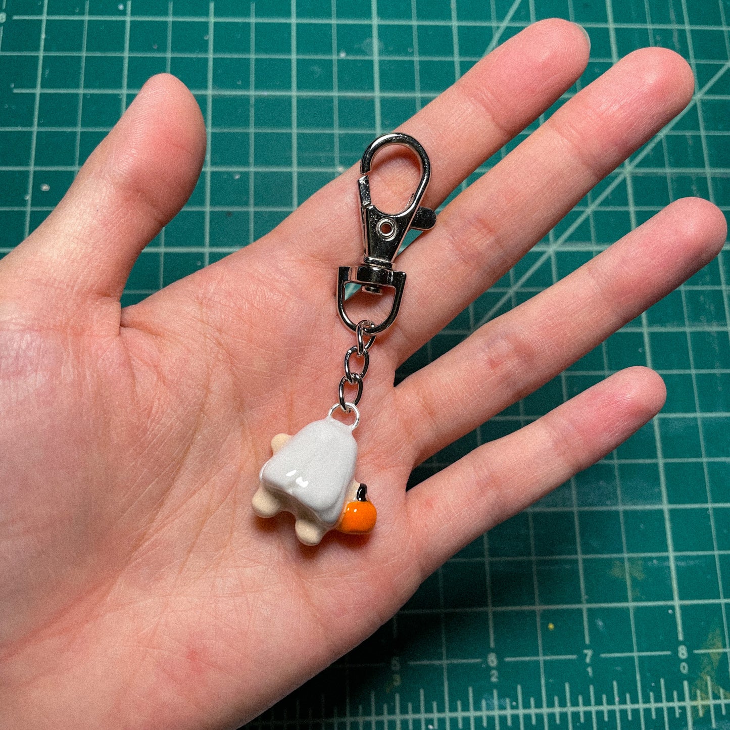 Trick or Treat Ghosty Keychain [MADE TO ORDER 2-3 weeks]